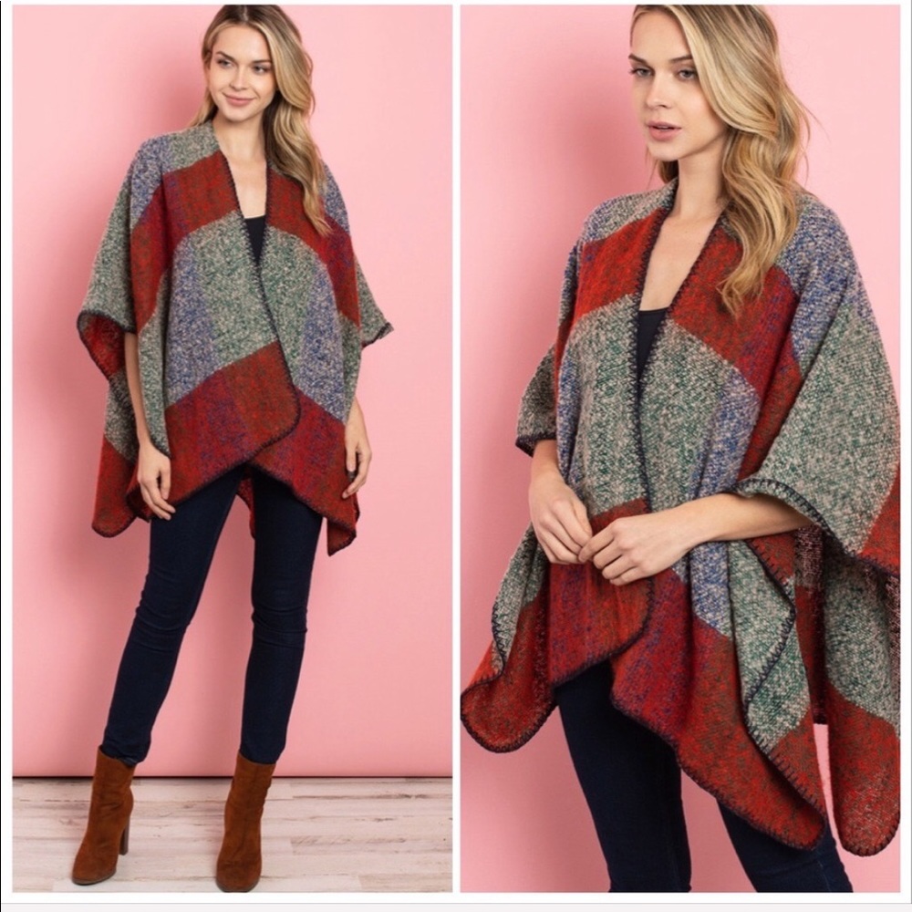 NEW‼️BRICK GREEN PONCHO - top
